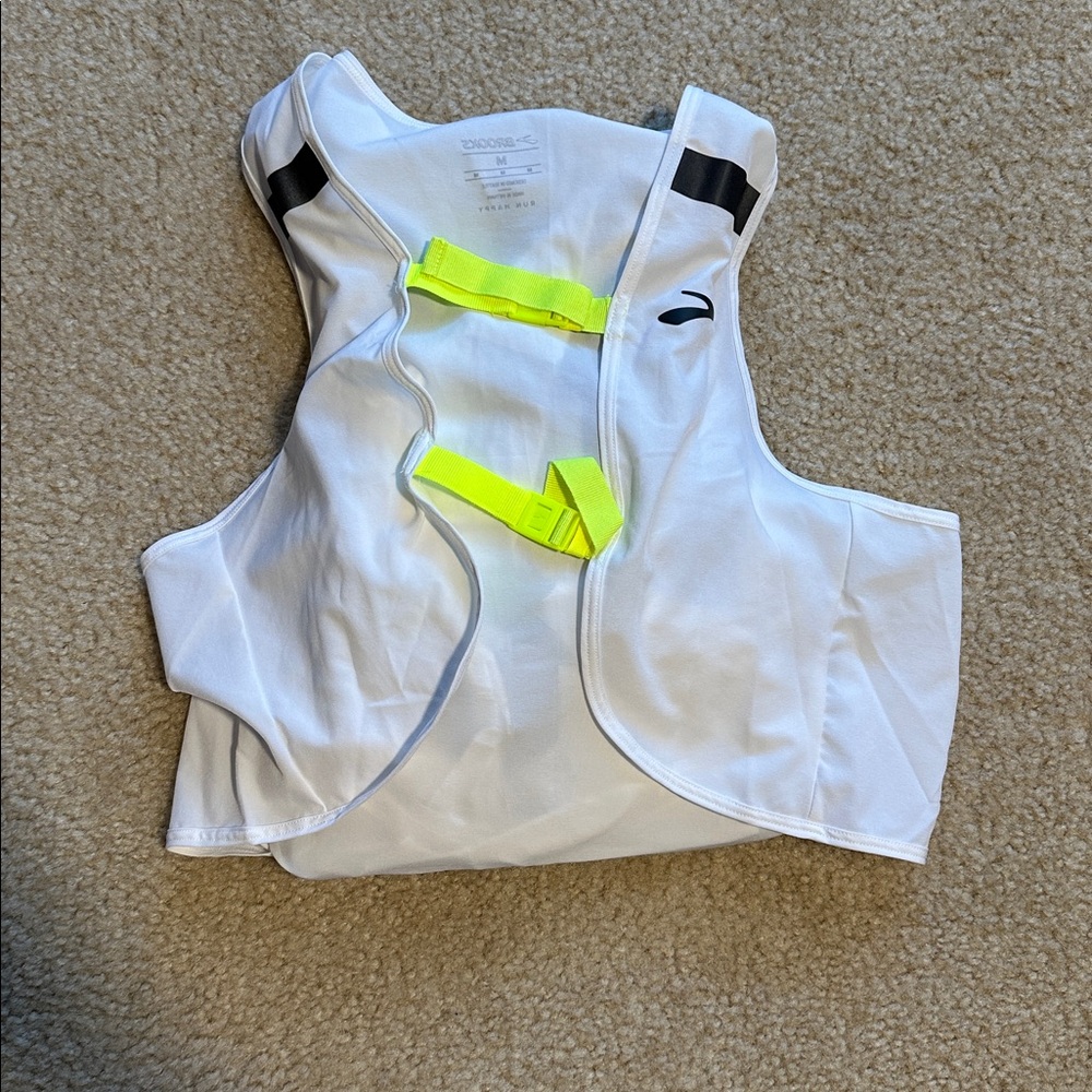 Brooks Run visible jacket - image 6
